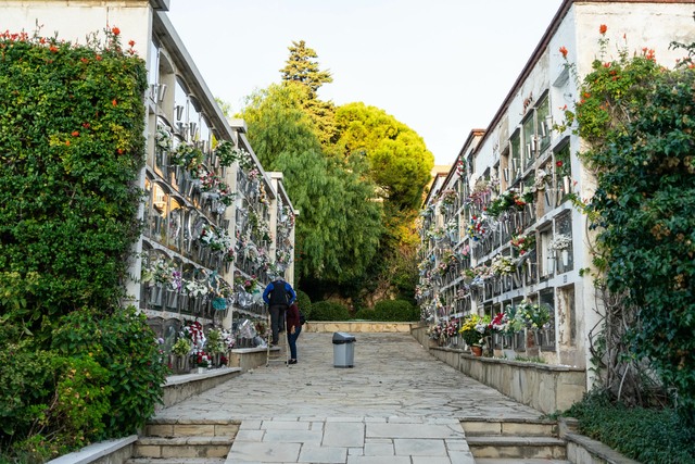 SOCIETAT: S’amplia l’horari d’obertura del Cementiri Municipal d’Esplugues