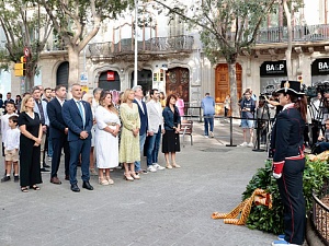 Àmplia representació de la Diputació de Barcelona en l'ofrena floral al monument a Rafael Casanova, a Barcelona