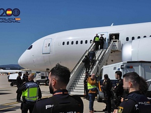 El dispositiu va finalitzar amb l'escorta dels tretze individus fins a la ciutat de Madrid