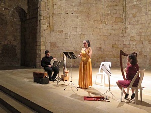 El grup Alegransa, liderats per la soprano Olga Miracle, està especialitzat en música de l’Edat Mitjana, amb instruments i criteris històrics