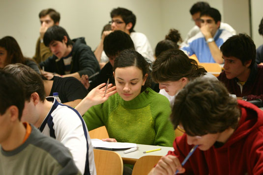 Molts alumnes no universitaris prefereixen estudia en el seu municipi de residència