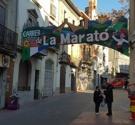 El carrer Josep Anselm Clavé ja està preparat per la cita de diumenge