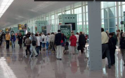 SOCIETAT: L’Aeroport de Barcelona-el Prat registra un augment de passatgers del 4,8% al febrer 