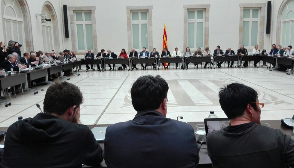 POLÍTICA: L'Ajuntament del Prat s'adhereix al Manifest del Pacte Nacional pel Referèndum 