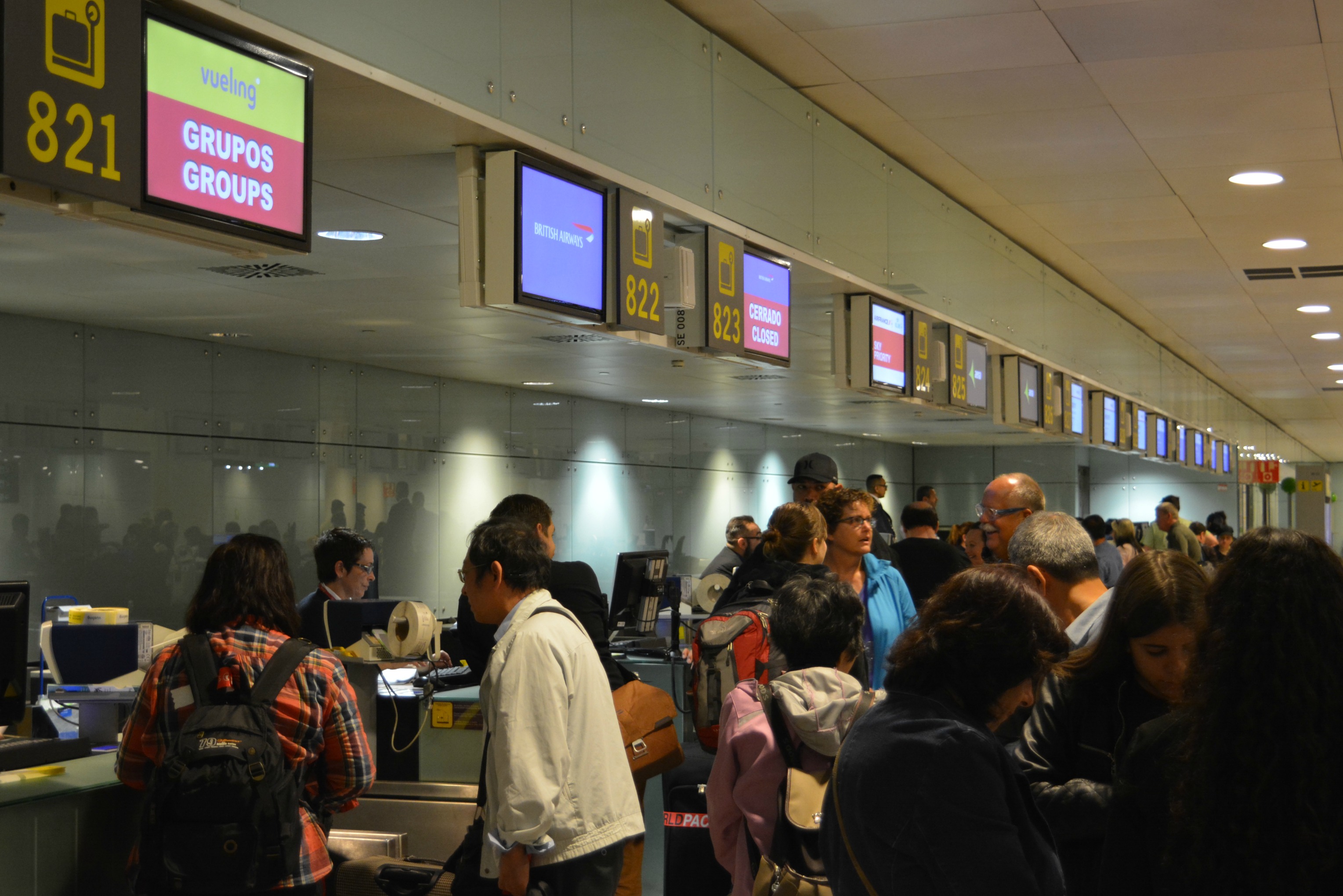 SOCIETAT: L’Aeroport de Barcelona-El Prat reprèn l’operativa especial de facturació de passatgers de creuers 