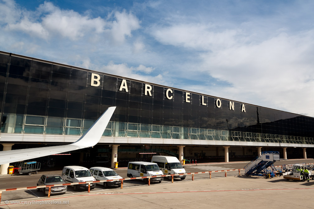 SOCIETAT: L’Aeroport del Prat tindrà 40 verificadors més per normalitzar la situació als controls abans de l’estiu