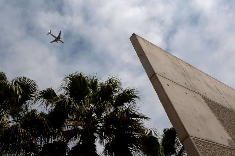 L'Ajuntament de Castelldefels denuncia el vol incessant d'avions al maig
