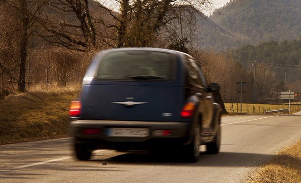 SUCCESSOS: Mor una persona en bolcar amb el cotxe en una pista forestal a Begues