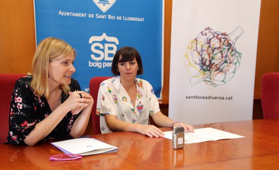 L'alcaldessa de Sant Boi, Lluïsa Moret, i la regidora d'Igualtat de Gènere, Feminisme i LGTBI, Laura Solís, han presentat els resultats inicials de la diagnosi sobre les realitats LGTBI a Sant Boi de Llobregat