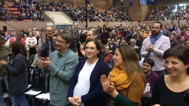 Ada Colau i Candela López, en un acte polític