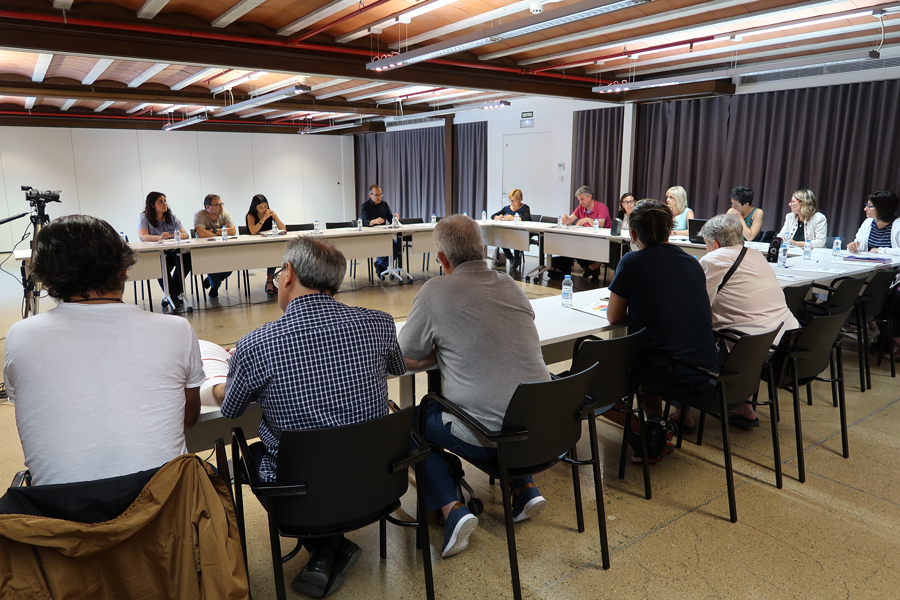 La Taula del Pressupost Participatiu d’Esplugues està integrada per representants de la ciutadania, polítics i tècnics municipals