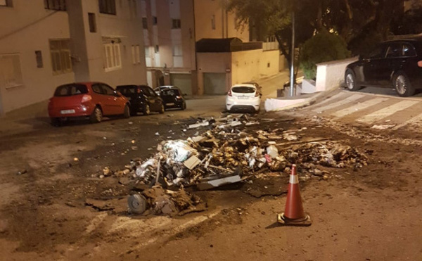 SUCCESSOS: Tornen a cremar contenidors a Olesa de Montserrat aquesta matinada