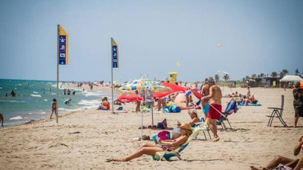 SOCIETAT: Jornada per la prevenció contra el càncer de pell a la platja de Castelldefels