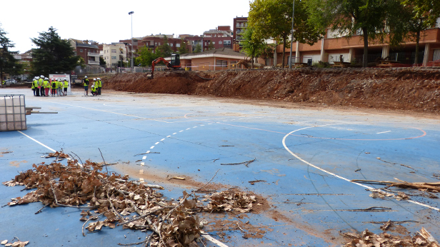 SOCIETAT: Arranquen les obres per cobrir la pista de l’escola Marcel·lí Moragas