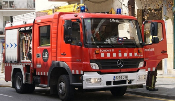SUCCESSOS: Un ferit per inhalació de fum en un incendi d’un habitatge de Sant Joan Despí