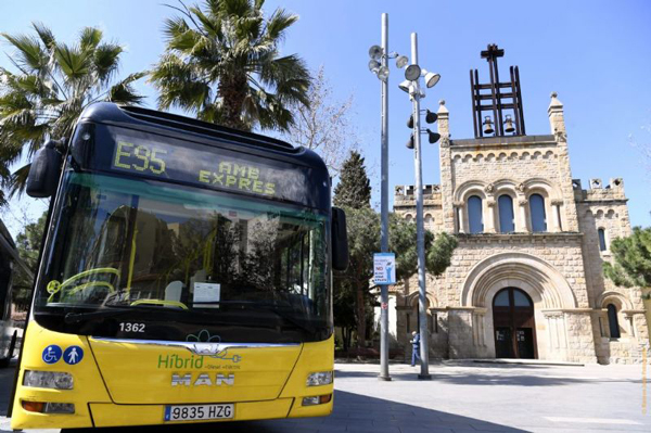 SOCIETAT: El servei de l'E95, que connecta de manera directa Castelldefels amb Barcelona, s'amplia al migdia