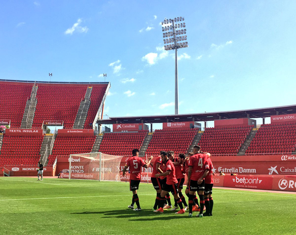 ESPORTS (FUTBOL, SEGONA B): El Mallorca goleja al Cornellà