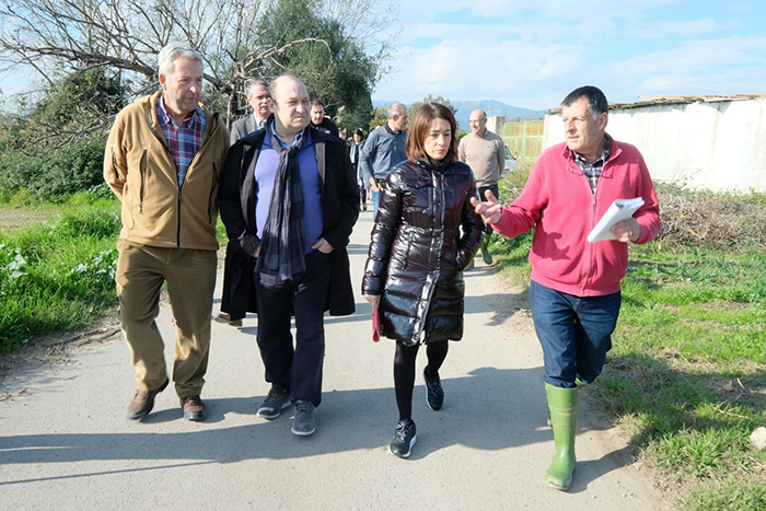 L’alcaldessa de Gavà, Raquel Sánchez, i l’alcalde de Viladecans, Carles Ruiz, han exigit avui a la Generalitat una major implicació en el desenvolupament del Parc Agrari del Baix Llobregat