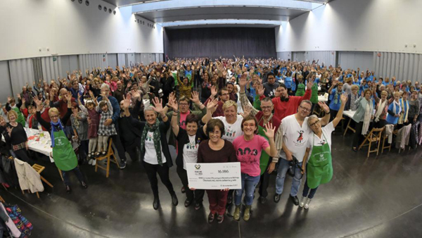 SOCIETAT: Viladecans recull 16.186 euros per lluitar contra el càncer