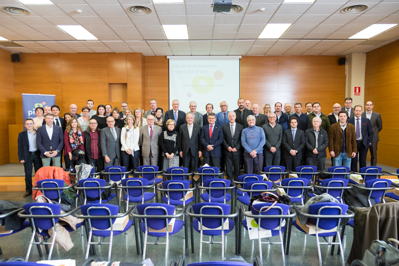 L’acte, que homenatjat 30 empreses, ha reunit una quarantena de representants del teixit empresarial del Baix Llobregat