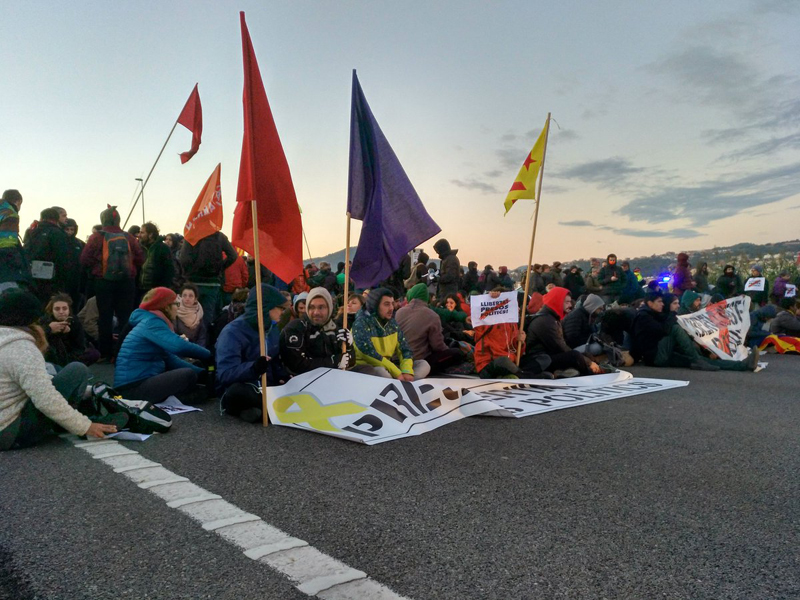 Les manifestacions van tallar les principals vies de comunicació del Baix Llobregat