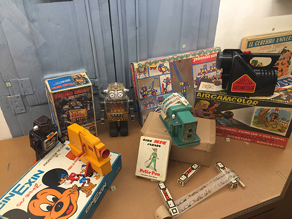 SOCIETAT: El Museu de Viladecans juga a recordar joguines dels infants dels seixanta i setanta  