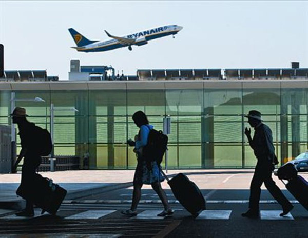 SOCIETAT: L'Aeroport de Barcelona-El Prat registra al novembre un augment de passatgers del 7,8%