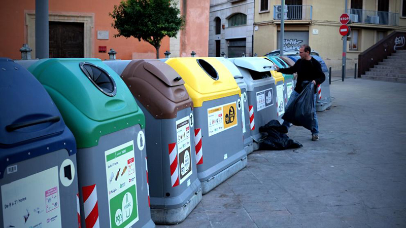 Sant Feliu i El Prat encara estan lluny de l'objectiu marcat per la Unió Europea per al 2020, que és reciclar el 50% dels residus que generen
