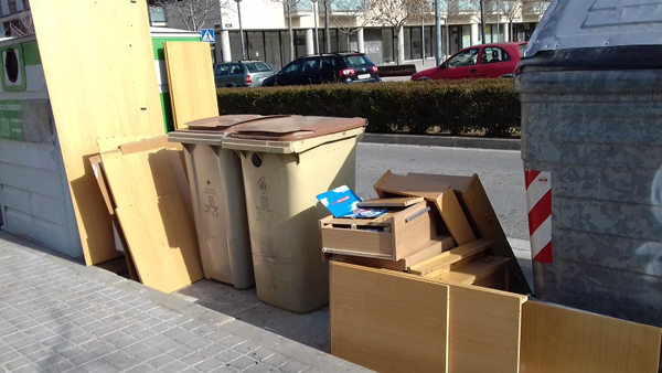 MEDI AMBIENT: Nova campanya a Pallejà per reduir els trastos abandonats al carrer