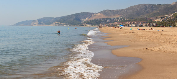 SOCIETAT: Divendres comença la temporada alta de bany a la platja de Castelldefels