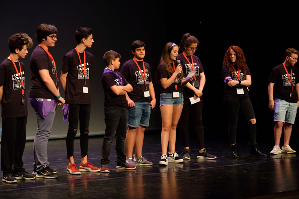 CULTURA: Una cinquantena de joves de la ciutat realitzen un curtmetratge sobre la violència de gènere a Sant Joan Despí