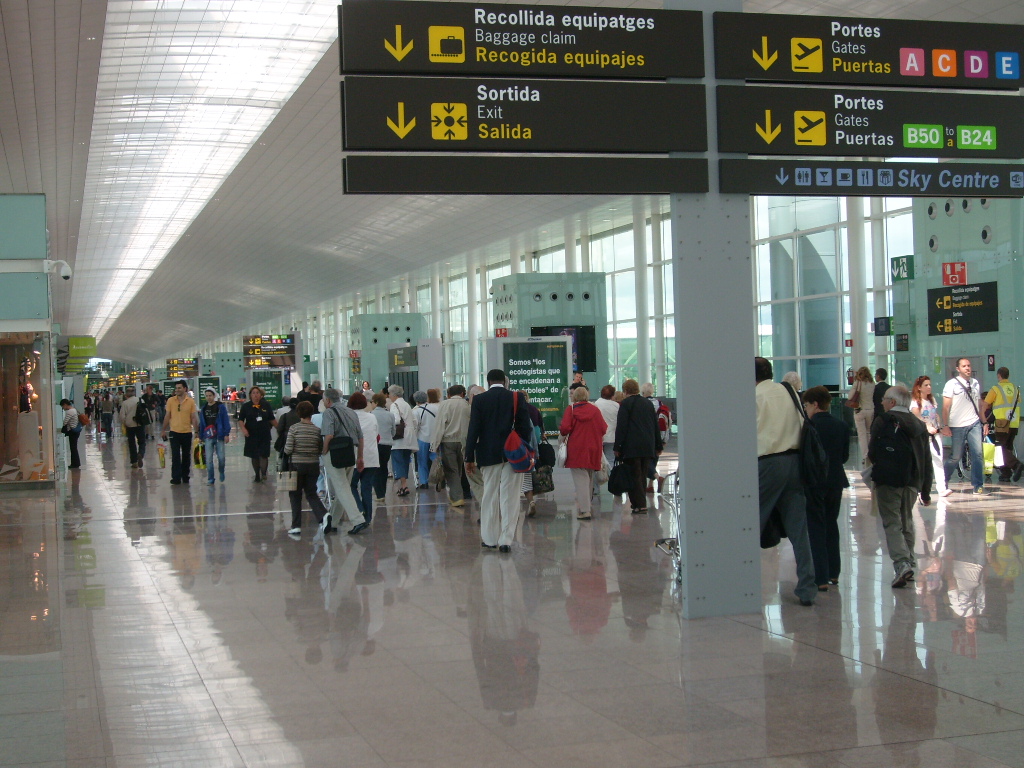 pasajeros aeropuerto de Barcelona El Prat 