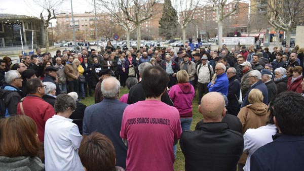 Manifestació a Viladecans contra les llistes d’espera