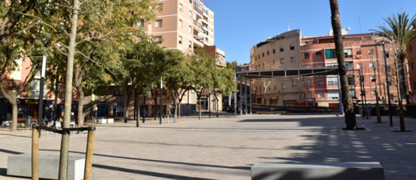 SOCIETAT: Inauguració de la remodelació de la plaça de La Salut i de la pineda