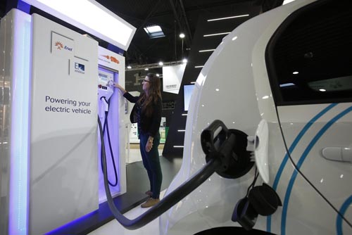 MEDI AMBIENT: L’Ajuntament de Molins de Rei instal·la quatre punts de càrrega per vehicles elèctrics