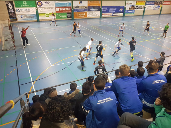 ESPORTS (HANDBOL PRIMERA ESTATAL MASC.): El Sant Esteve guanya amb claretat el derbi comarcal