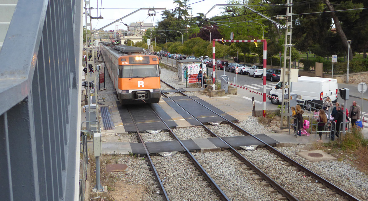 P190416043