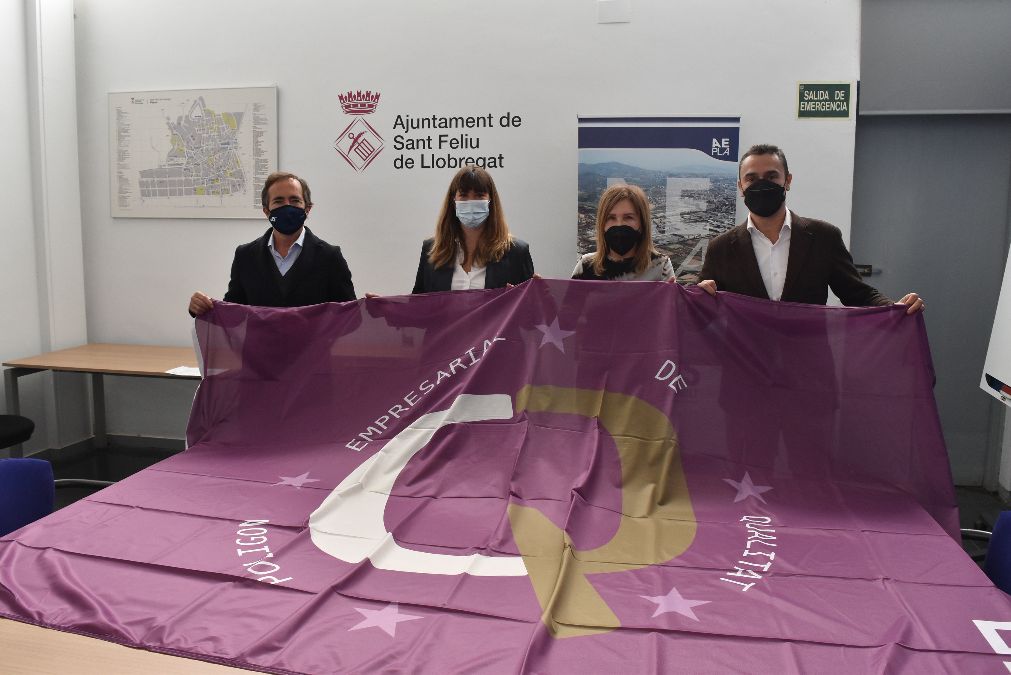Desplegament bandera Certificació El Pla Sant Feliu Llobregat