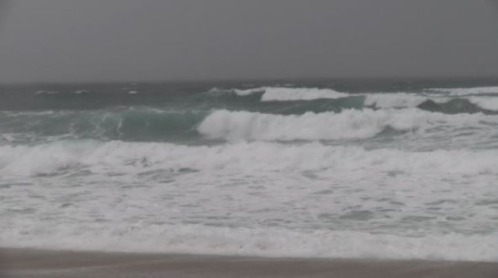 temporal de mar a la costa brava amb fort onatge 1 35 1
