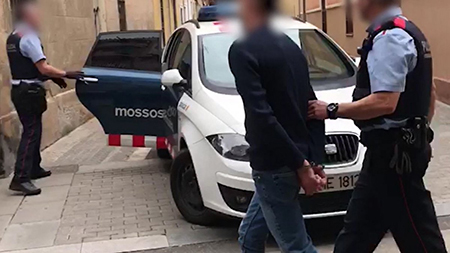 imatge darxiu duna detencio dels mossos desquadra 25