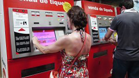 maquina de billetes del metro de barcelona 300x169
