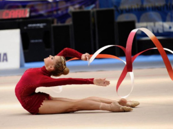 ESPORTS (GIMNÀSTICA RÍTMICA): Unes 300 gimnastes competiran en el XIII Trofeu Ciutat de les Roses "Memorial Blanca Cano" 