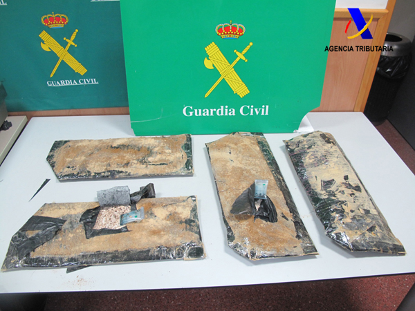 SUCCESSOS: La Guàrdia Civil deté a un passatger en l'Aeroport del Prat amb més de 3 kg d'heroïna 