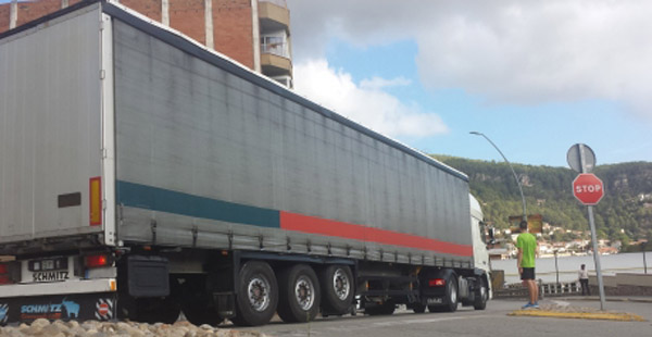  SOCIETAT: L’Ajuntament de Vallirana torna a demanar al Govern espanyol que desviï el camions de l’N-340 