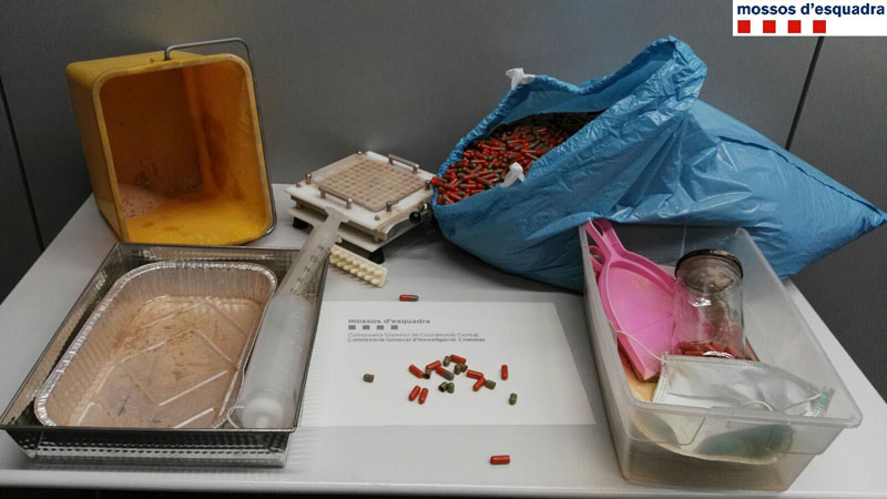 Detenen tres homes per distribuir medicaments il·legals 