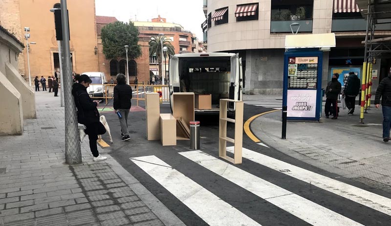 Barreres arquitectòniques al carrer del Bon Viatge dificulta la mobilitat