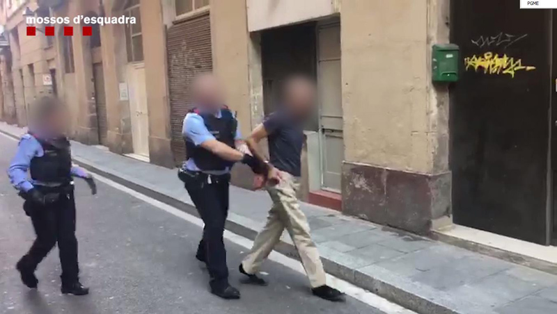 Detenen dos cornellanencs per robar a persones d’edat avançada