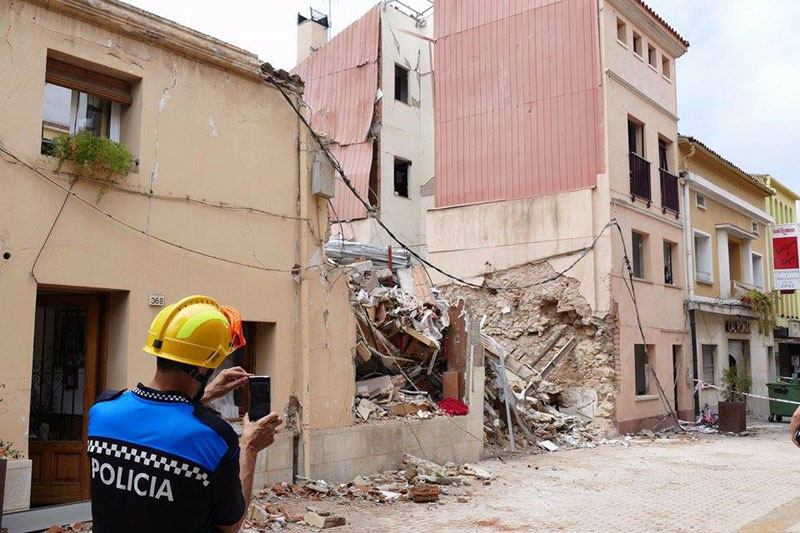 El gas hauria causat l’explosió del carrer Major de Begues
