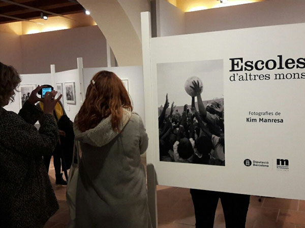 S’inaugura l’exposició “Escoles d’altres móns” a Sant Just Desvern