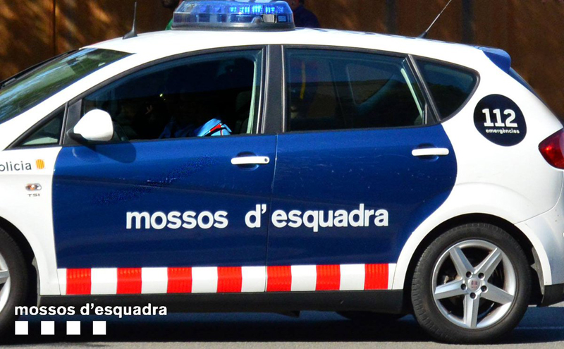 Simula un robatori en el seu establiment i per estafa a Abrera